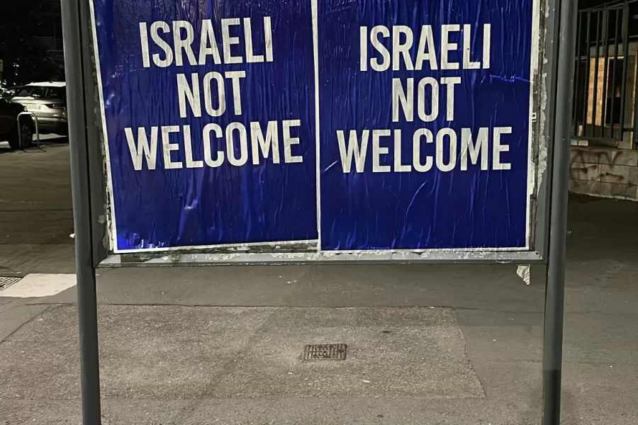 A Milano “gli israeliani non sono i benvenuti”: l’operazione degna dei fascisti degli anni Trenta