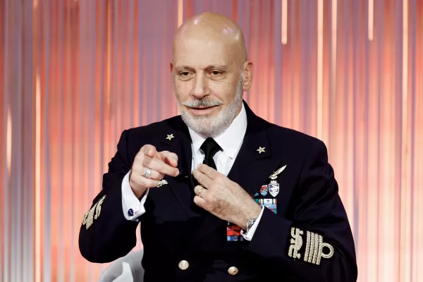Il capo di Stato Maggiore della Difesa, ammiraglio Giuseppe Cavo Dragone, durante la trasmissione tv Cinque minuti. Roma, Martedì, 7 Maggio 2024 (Foto Roberto Monaldo / LaPresse)

Chief of the Defense Staff, admiral Giuseppe Cavo Dragone, during the tv program Cinque minuti. Rome, Tuesday, May 7, 2024 (Photo by Roberto Monaldo / LaPresse)