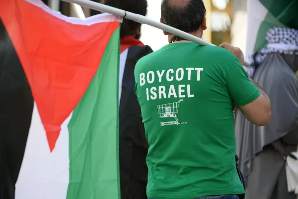 L’Iran vuole distruggere la civiltà dell’Occidente, ma i pro-Pal sputano veleno su chi osa resistere