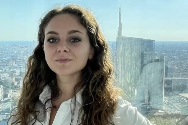 Perché noi giovani consideriamo Milano tappa di passaggio: non solo affitti proibitivi, qui anche un buono pasto non vale niente