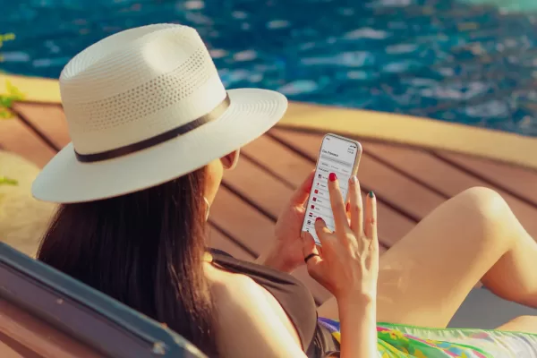 Vacanze all’estero, così le eSIM hanno ucciso il roaming. Il caso Airalo, un nuovo unicorno