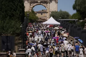 Alte temperature ,turisti al Colosseo   – Roma ÑItalia  Ñ Domenica 29 Giugno 2025 – Cronaca ( photo Cecilia Fabiano / LaPresse)
Hot Wave , tourists at Coliseum Rome ItalyÑ – Sunday  , 29 June  ,2025 – News – (photo by Cecilia Fabiano/LaPresse)