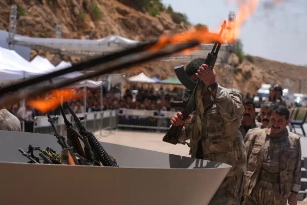 Il Pkk si disarma, Erdoğan promette diritti ma la merce di scambio sono i voti dei curdi per governare ancora