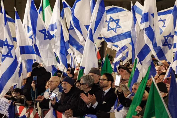 L’antisemitismo esplode ‘grazie’ all’opinione pubblica polarizzata: “I social sono diventati un buco nero senza una moderazione” L’antisemitismo esplode ‘grazie’ all’opinione pubblica polarizzata: “I social sono diventati un buco nero senza una moderazione”