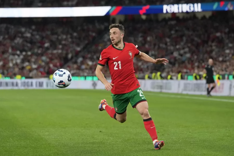 Come è morto Diogo Jota: calciatore 28enne del Liverpool e della nazionale portoghese. Dieci giorni fa il matrimonio, lascia tre figli