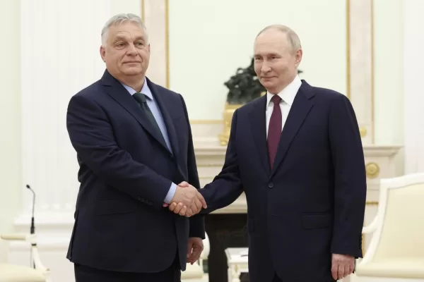 Ungheria, Serbia e il nuovo oleodotto: Orbán apre la Nato al petrolio di Putin e all’Armata Rossa