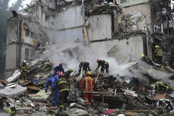 Ucraina, il grido d’aiuto di Zelensky dopo l’ultimo attacco russo: “La pace senza la forza è impossibile”