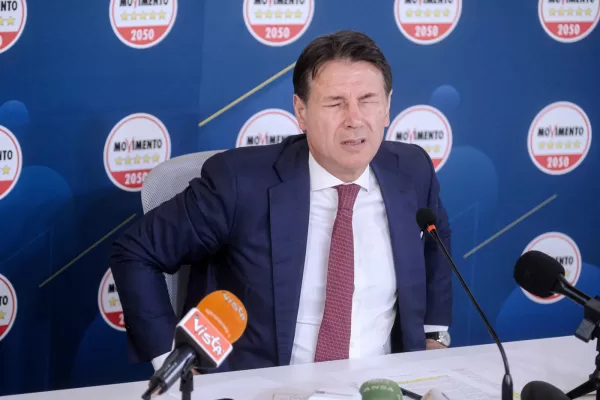 Il presidente M5S Giuseppe Conte durante la conferenza stampa sul caso Ricci PD tenutasi presso la sede nazionale M5S a Roma Giovedì 31 Luglio 2025. (foto Mauro Scrobogna / LaPresse) 

M5S President Giuseppe Conte during the press conference about Ricci PD case held at the M5S national headquarters in Rome on Thursday July 31  2025. (Photo by Mauro Scrobogna / LaPresse)