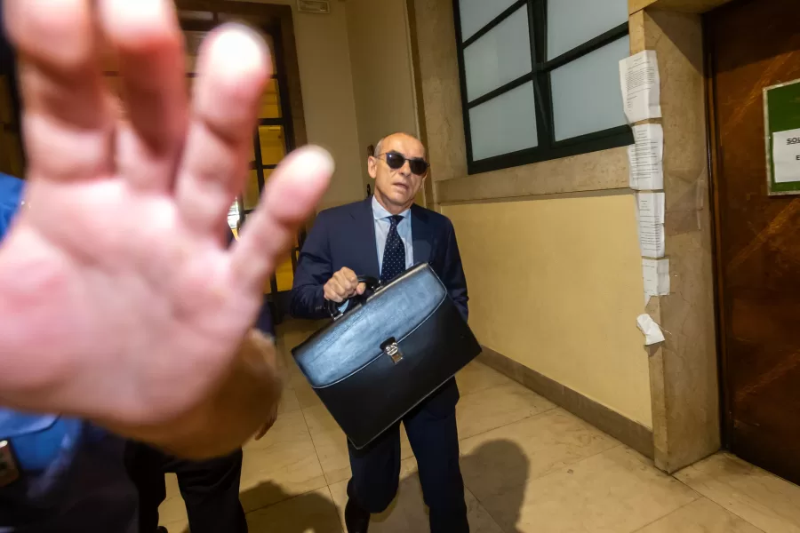 Andrea Bezziccheri in tribunale per interrogatori di garanzia davanti al Gip in tribunale per l’inchiesta sull’urbanistica milanese – Milano, Italia – Mercoledì, 23 luglio 2025 (foto Stefano Porta / LaPresse)

Andrea Bezziccheri is in court for preliminary hearings before the investigating judge in the investigation into Milan’s urban planning.
 – Milan, Italy – Wednesday, 23 July 2025  (photo Stefano Porta / LaPresse)