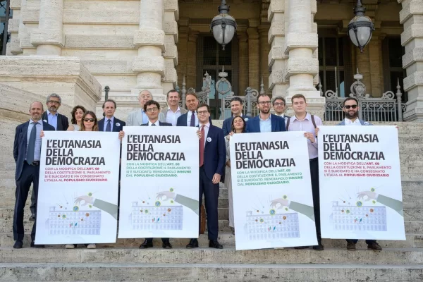 “Reintrodurre l’immunità parlamentare”, presentato il ddl in Corte di Cassazione