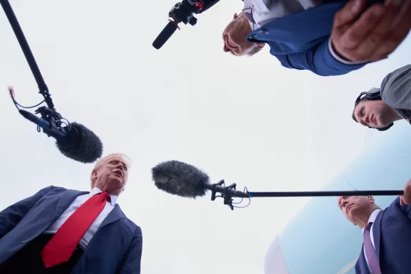 President Donald Trump speaks to the media, Sunday, July 13, 2025, on arrival to Joint Base Andrews, Md., en route to Washington, after attending the Club World Cup final soccer match in New Jersey. (AP Photo/Jacquelyn Martin)

Associated Press/LaPresse