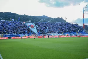 ComoÕs supporters during the Serie A soccer match between Como and Inter at the Giuseppe Sinigaglia Stadium in Como, Italy – Friday, May 23, 2025. Sport – Soccer . (Photo by Tano Pecoraro/Lapresse)