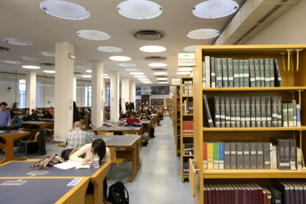 Italiani, popolo di analfabeti funzionali. Se il digitale manipola i più deboli e li rende vulnerabili