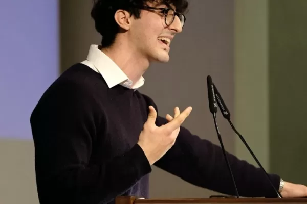 Milano e i giovani politici, Tavolaro: “Qui il costo della vita cresce più in fretta degli stipendi, si corre il rischio di spingere talenti verso altre metropoli”