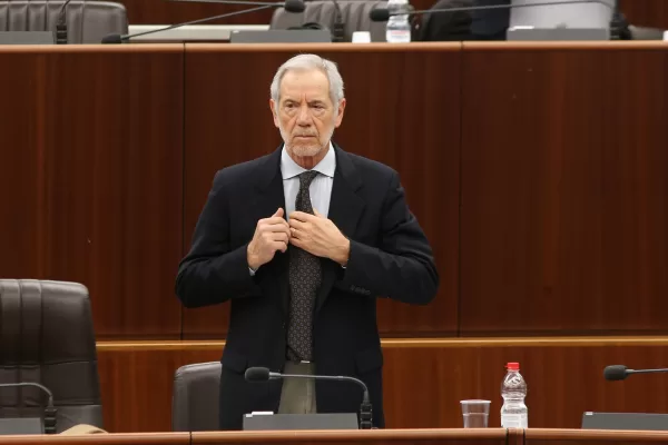 Bertolaso balla, Forza Italia lavora al rimpasto in Lombardia: in due anni gli azzurri sono passati da 6 a 10 consiglieri