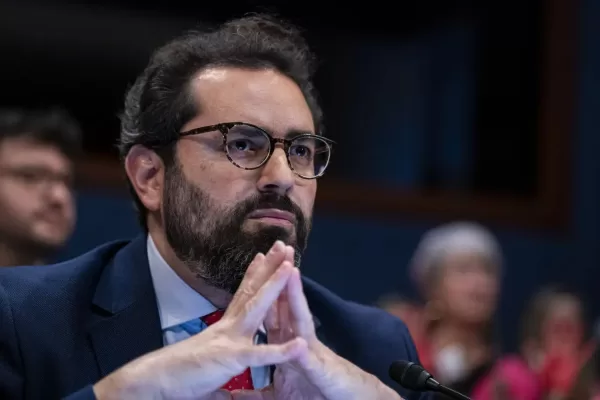 Hillel Neuer di UN Watch: “Albanese non è imparziale (né avvocato), usa un linguaggio antisemita da anni Trenta. Hamas tifa per lei”