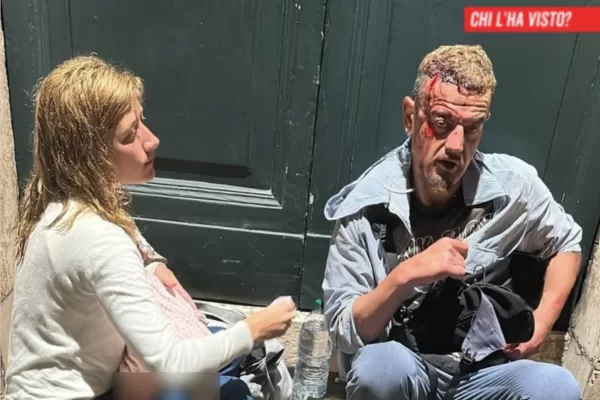 Villa Pamphili, Kaufmann atterra a Ciampino e impazzisce: “Mi hanno picchiato, denuncio tutti”. Ricoverato in ospedale per accertamenti Villa Pamphili, Kaufmann atterra a Ciampino e impazzisce: “Mi hanno picchiato, denuncio tutti”. Ricoverato in ospedale per accertamenti