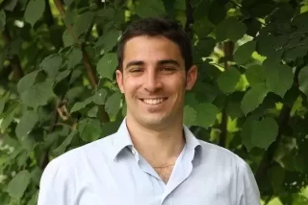 Milano e i giovani politici, Pacini: “Una nuova linea metropolitana fa salire i prezzi delle case ma abbatte le disuguaglianze, un centro commerciale no”