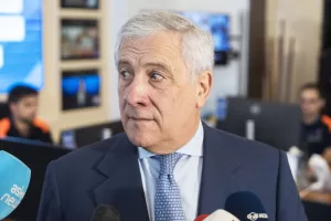 Guerra in Ucraina, l’unica certezza è che sul conflitto sembrano più vicine le posizioni dei negoziatori che quelle interne alle coalizioni italiane