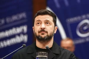 Cernobbio, dalle parole di Zelensky a quelle delle opposizioni. L’agenda su Europa, sicurezza e Difesa