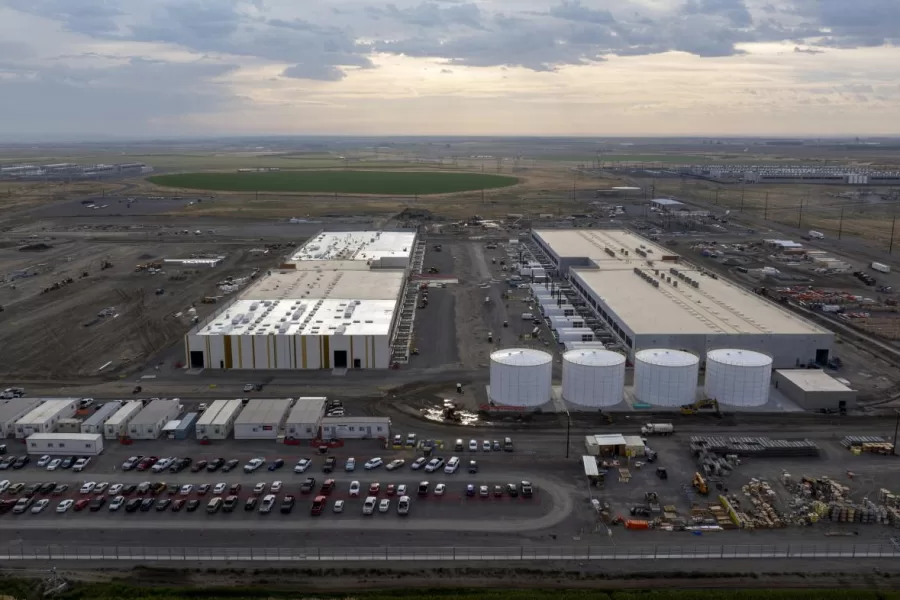Construction is seen at an Amazon Web Services data center on Aug. 22, 2024, in Boardman, Ore. (AP Photo/Jenny Kane) 


Associated Press / LaPresse
Only italy and spain