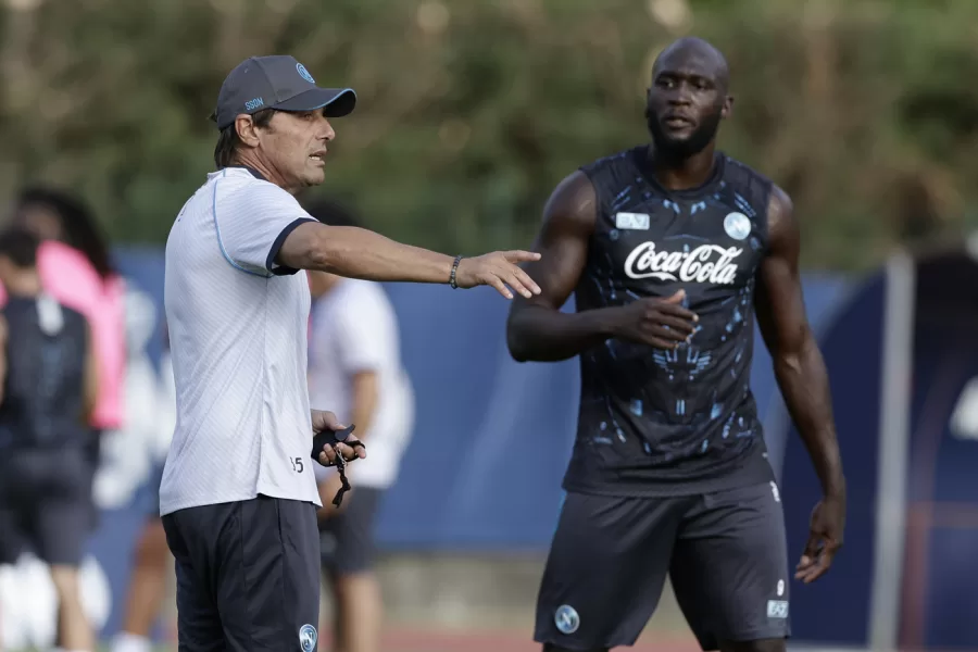 Napolis head coach Antonio Conte, Napoli’s Romelu Lukaku during the training session of the SSC Napoli retreat in Dimaro on 18 July 2025
 Sport – Soccer . 
(Photo by Alessandro Garofalo/LaPresse)