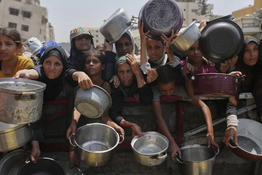 Cibo a Gaza: ogni giorno ne entra più che in tutta l’Africa Centrale. Il vero obiettivo dei Pro-Pal? Essere fermati prima