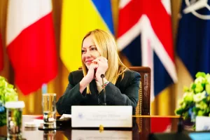 Foto Filippo Attili/Palazzo Chigi/LaPresse 
18/08/2025 Washington, Usa
Politica 
La premier Meloni alla Casa Bianca per il Vertice Usa-Ucraina-UE con Trunp ,Zelensky e i leider europei.

DISTRIBUTION FREE OF CHARGE – NOT FOR SALE – Obbligatorio citare la fonte LaPresse/Palazzo Chigi/Filippo Attili