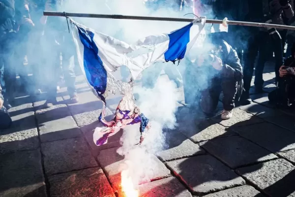 Le Ong pro-Pal arruolano i giornali, ecco il piano anti-Israele: fake e propaganda su oltre 200 testate Le Ong pro-Pal arruolano i giornali, ecco il piano anti-Israele: fake e propaganda su oltre 200 testate