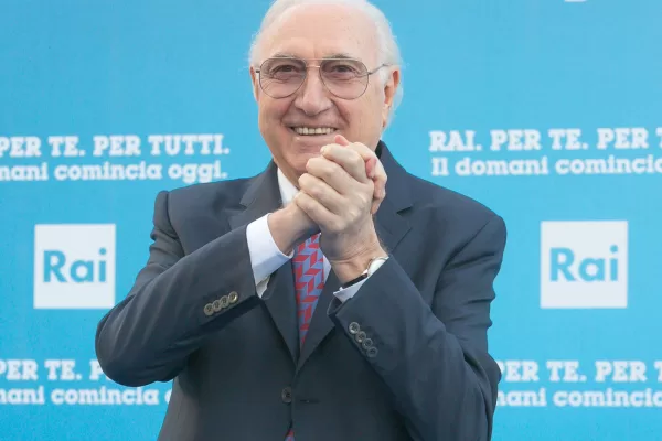 Pippo Baudo, l’ultimo record di share. Ascolti record tra il funerale e lo speciale sui 13 Festival di Sanremo Pippo Baudo, l’ultimo record di share. Ascolti record tra il funerale e lo speciale sui 13 Festival di Sanremo