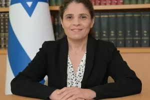 Inbal Natan Gabay: “Israele fa di tutto per limitare i danni ai civili. L’Italia? Tra i più stretti alleati in Europa” Inbal Natan Gabay: “Israele fa di tutto per limitare i danni ai civili. L’Italia? Tra i più stretti alleati in Europa”