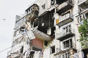 A residential building is damaged following Russia’s drone attack in Odesa, Ukraine, Thursday, July 24, 2025. (AP Photo/Michael Shtekel) 


Associated Press / LaPresse
Only italy and spain