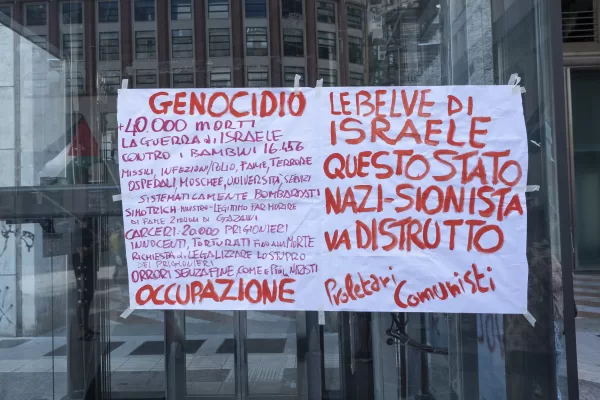 P.za San Babila. Quarantaquattresimo presidio Pro-Palestina contro il genocidio. – Cronaca – Milano, Italia – Sabato 17 agosto 2024
(Foto Alessandro Cimma/Lapresse)  

P.za San Babila. Forty-fourth Pro-Palestinian presidium against genocide. – Chronicle – Milan, Italy – Saturday, August 17, 2024(Photo Alessandro Cimma/Lapresse)
