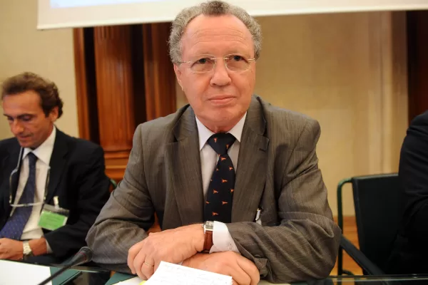 ELY KARMON ANALISTA E RICERCATORE