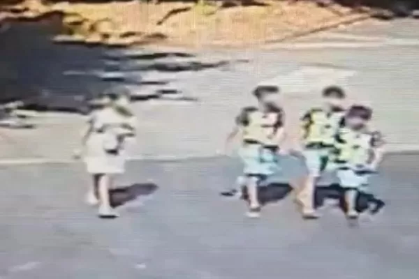 I bimbi rom e la donna investita, gli invisibili esistono solo quando uccidono o evadono: Salvini e Vannacci specialisti dell’emergenza del giorno dopo