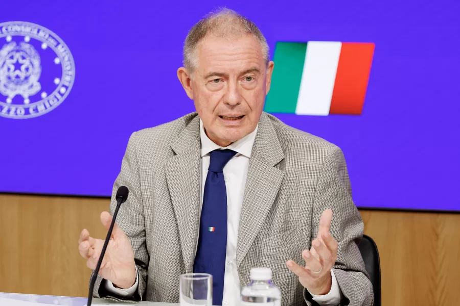 Il ministro delle Imprese Adolfo Urso a Palazzo Chigi durante la conferenza stampa al termine del Consiglio dei ministri, Roma, Giovedì 12 Giugno 2025 (Foto Roberto Monaldo / LaPresse) 

Minister of Enterprises Adolfo Urso at Palazzo Chigi during the press conference at the end of the Council of ministers, Rome, Thursday, June 12, 2025 (Photo by Roberto Monaldo / LaPresse)