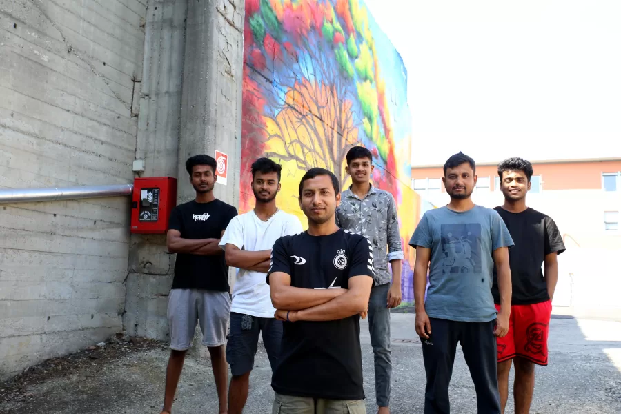 COLLABORATORI MURALES  IMMIGRATI  BANGLADESH