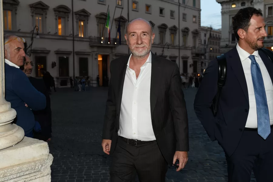 Roberto Arditti: “L’hard power decide il futuro del mondo, chi controlla l’estrazione e la lavorazione dei materiali strategici controlla la storia”