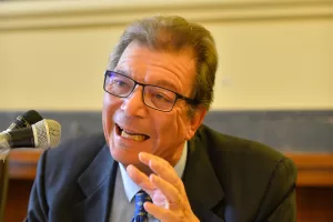 Caso Nivarra, il soccorso negazionista del Corriere al prof. che sogna di isolare gli ebrei