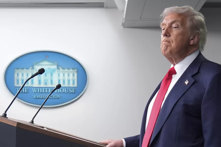 (AP Photo/Mark Schiefelbein)