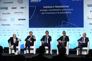 Energia, l’Italia in cerca di equilibrio tra transizione sicurezza e competitività