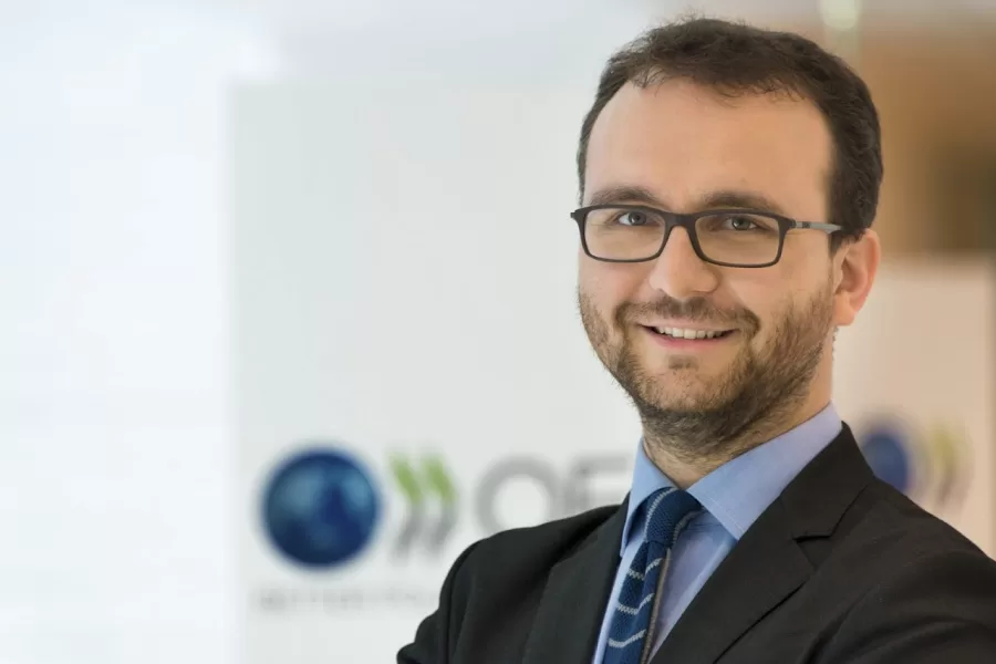 Lavoro, Garnero (Ocse): “In Italia i salari orari sono cresciuti, ma il reddito complessivo è al palo”