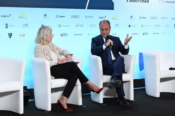 La sanità è ostacolata dalla burocrazia. Mulè: “Accelerare lo screening pediatrico”