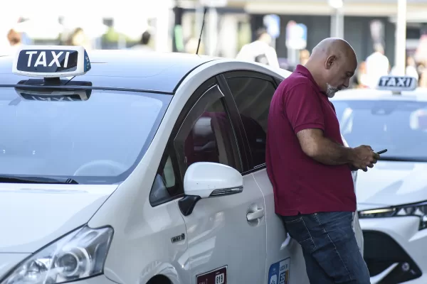 IL SERVIZIO TAXI  TASSISTA TASSISTI