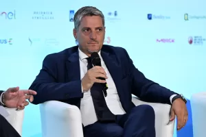 Alberto Barachini sull’IA: “È importante che l’Italia sia tra i primi Paesi europei”