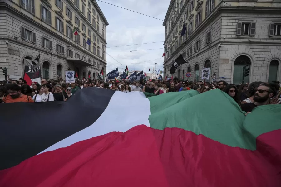 People hold giant Palestinian flag as they participate at a demonstration part of a nation-wide protest and general strike against the killings in Gaza, in Rome, Monday, Sept. 22, 2025. (AP Photo/Alessandra Tarantino) 


Associated Press / LaPresse
Only italy and spain