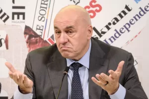 Crosetto ascolta solo la campana dell’Unifil che in Libano consente ai terroristi di operare indisturbati Crosetto ascolta solo la campana dell’Unifil che in Libano consente ai terroristi di operare indisturbati