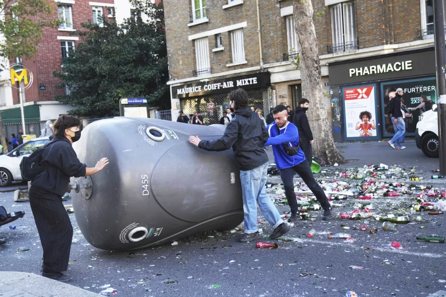Francia, scontri in piazza nel primo giorno di Lecornu: la sfida in salita “dell’ultima cartuccia del macronismo”