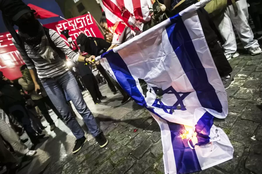 Giornalista allontanato perché ebreo: anche il fascismo cominciò così