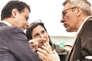 Schlein, Conte e Landini: chi si dimostra più pro-Pal? La macabra competizione mediatica del centrosinistra Schlein, Conte e Landini: chi si dimostra più pro-Pal? La macabra competizione mediatica del centrosinistra